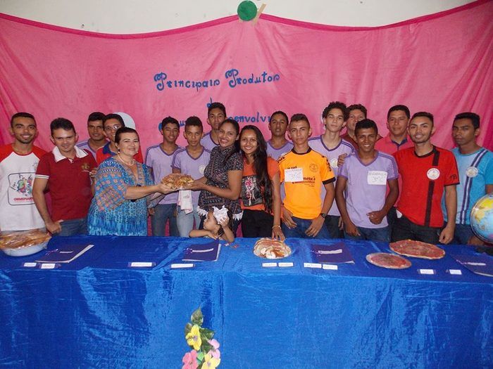 Escola realiza I Feira de Geografia e Biologia - Imagem 1