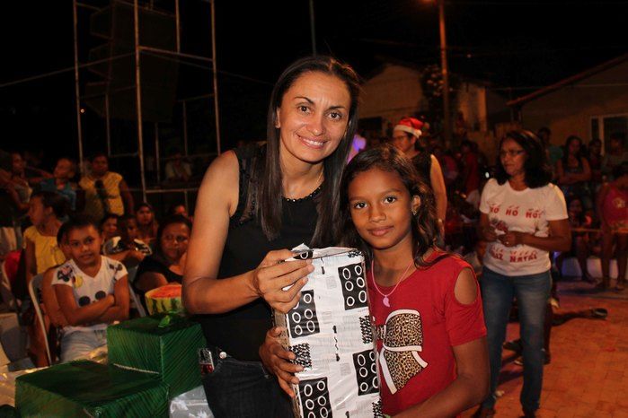 A Secretaria Municipal da Assistência Social realizou o Natal Feliz - Imagem 181