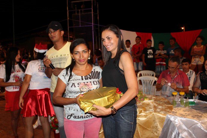 A Secretaria Municipal da Assistência Social realizou o Natal Feliz - Imagem 57