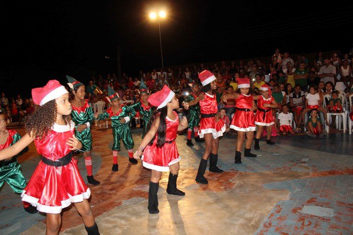 A Secretaria Municipal da Assistência Social realizou o Natal Feliz - Imagem 91