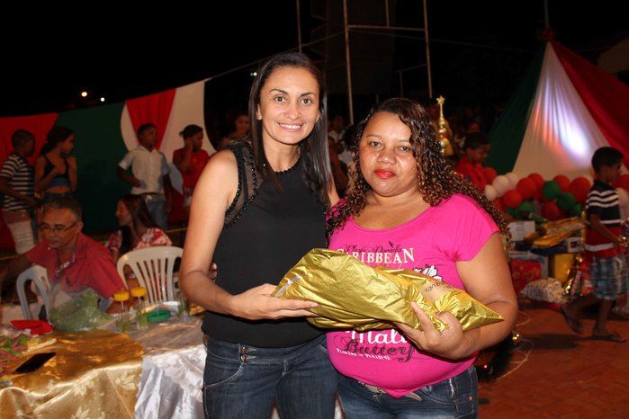 A Secretaria Municipal da Assistência Social realizou o Natal Feliz - Imagem 77