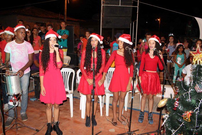 A Secretaria Municipal da Assistência Social realizou o Natal Feliz - Imagem 28