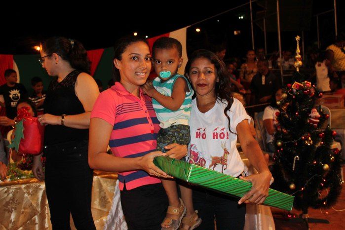 A Secretaria Municipal da Assistência Social realizou o Natal Feliz - Imagem 74