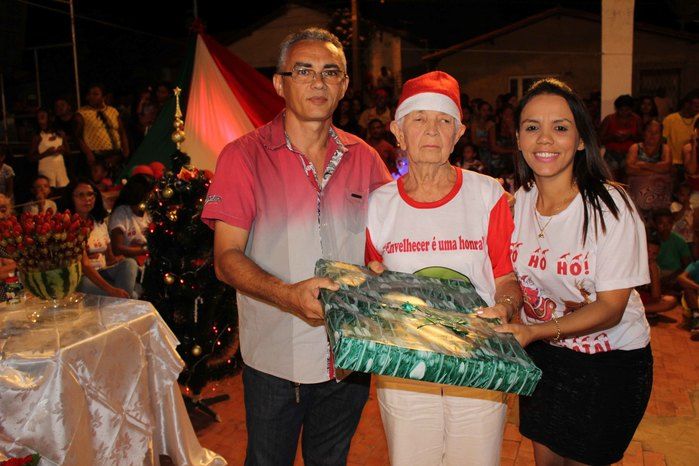A Secretaria Municipal da Assistência Social realizou o Natal Feliz - Imagem 75