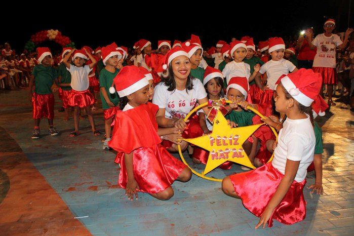 A Secretaria Municipal da Assistência Social realizou o Natal Feliz - Imagem 49