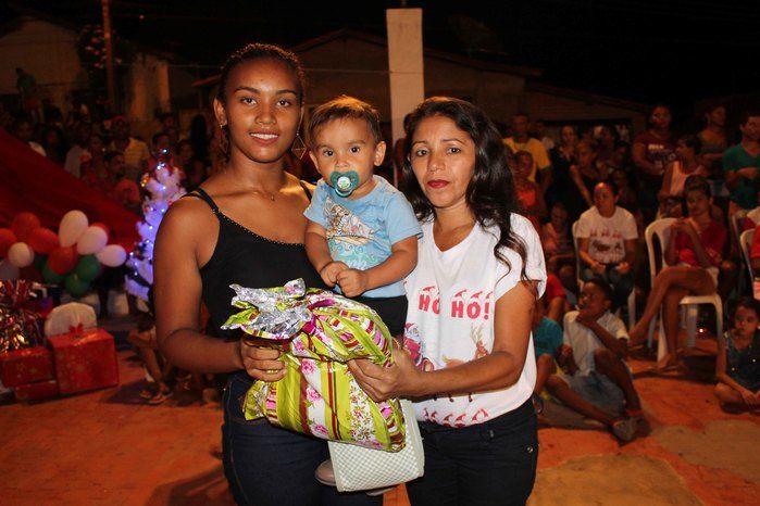 A Secretaria Municipal da Assistência Social realizou o Natal Feliz - Imagem 97