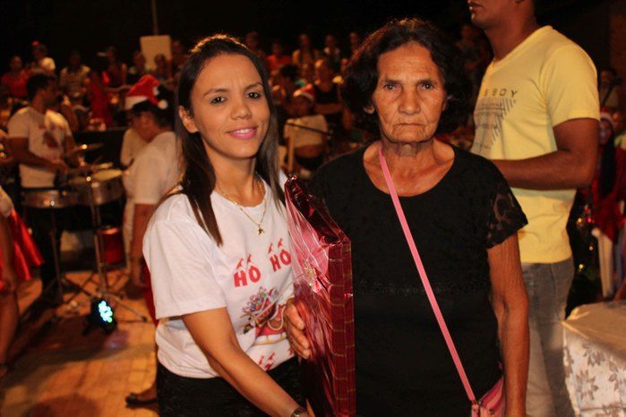 A Secretaria Municipal da Assistência Social realizou o Natal Feliz - Imagem 79
