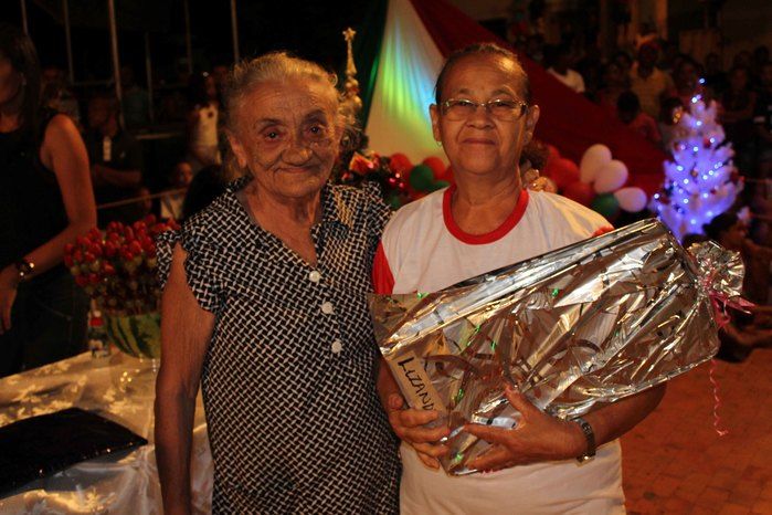 A Secretaria Municipal da Assistência Social realizou o Natal Feliz - Imagem 80