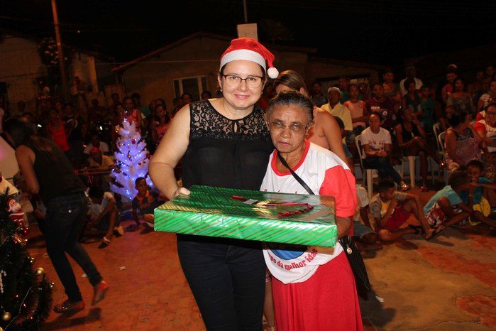 A Secretaria Municipal da Assistência Social realizou o Natal Feliz - Imagem 179