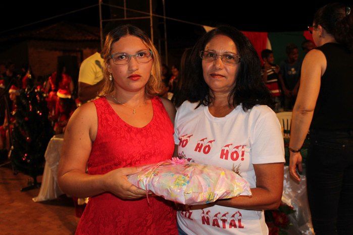 A Secretaria Municipal da Assistência Social realizou o Natal Feliz - Imagem 71