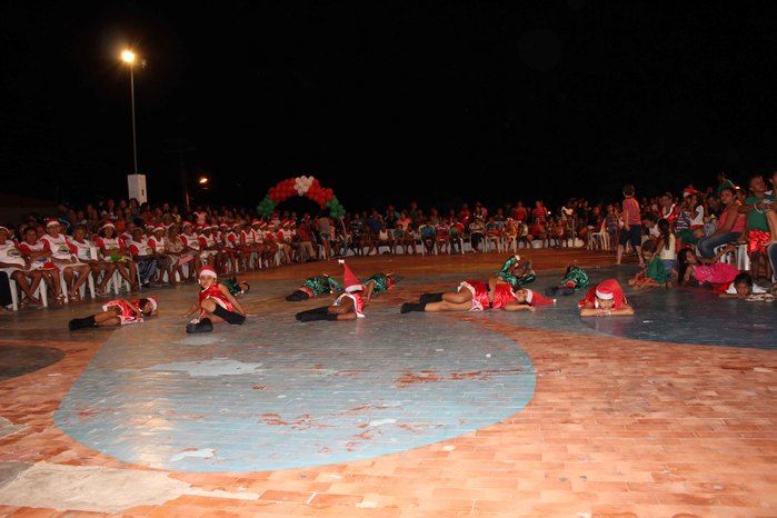 A Secretaria Municipal da Assistência Social realizou o Natal Feliz - Imagem 83