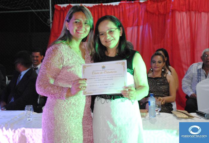 Em Sessão Solene Elizabete Brandão recebe Título de Cidadã Lagoense - Imagem 34