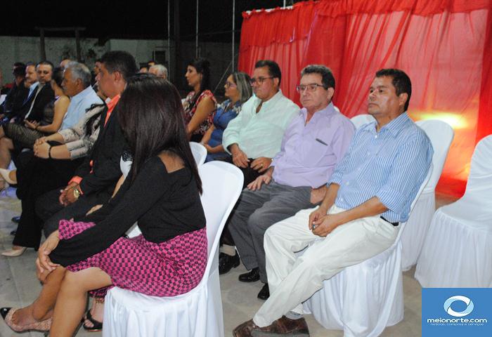 Em Sessão Solene Elizabete Brandão recebe Título de Cidadã Lagoense - Imagem 14