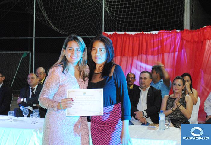 Em Sessão Solene Elizabete Brandão recebe Título de Cidadã Lagoense - Imagem 35