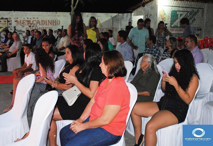 Em Sessão Solene Elizabete Brandão recebe Título de Cidadã Lagoense - Imagem 10