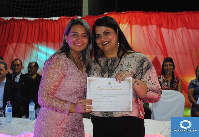 Em Sessão Solene Elizabete Brandão recebe Título de Cidadã Lagoense - Imagem 29