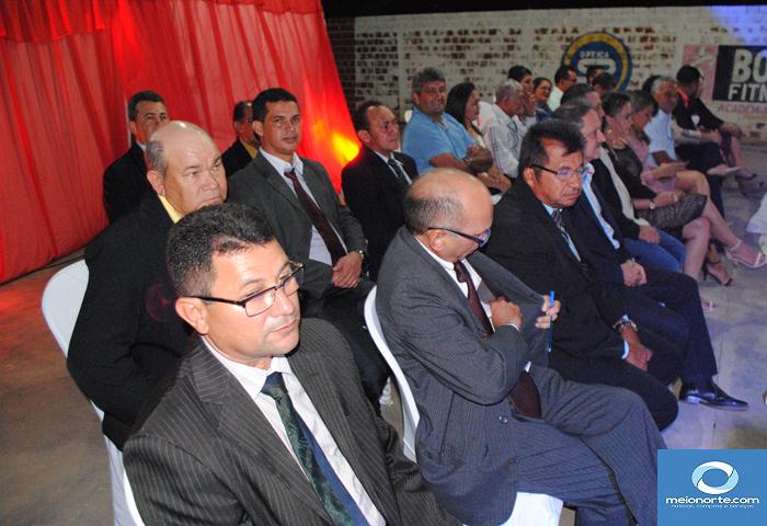 Em Sessão Solene Elizabete Brandão recebe Título de Cidadã Lagoense - Imagem 25