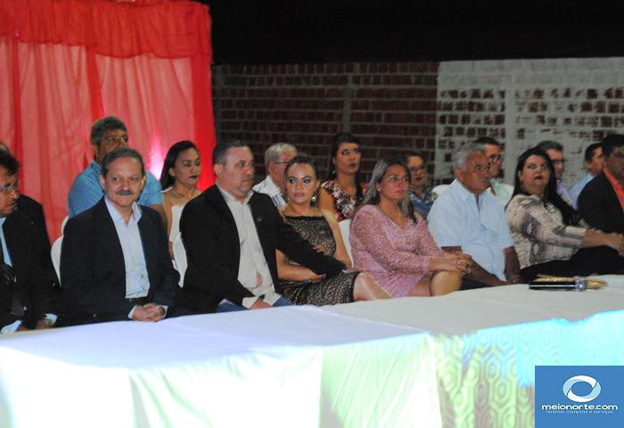 Em Sessão Solene Elizabete Brandão recebe Título de Cidadã Lagoense - Imagem 9