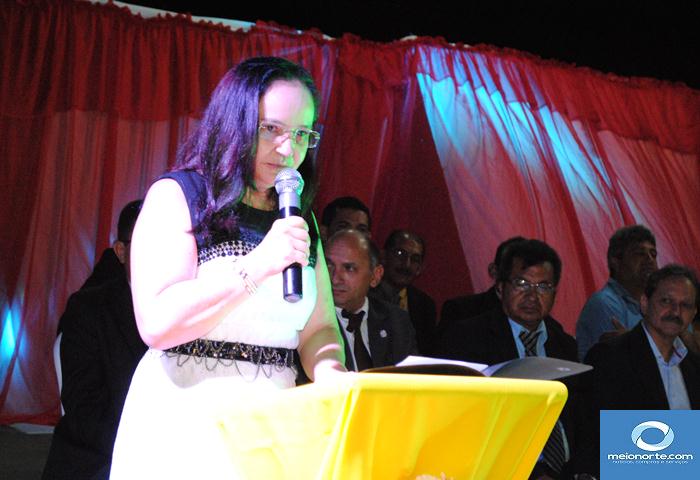 Em Sessão Solene Elizabete Brandão recebe Título de Cidadã Lagoense - Imagem 38