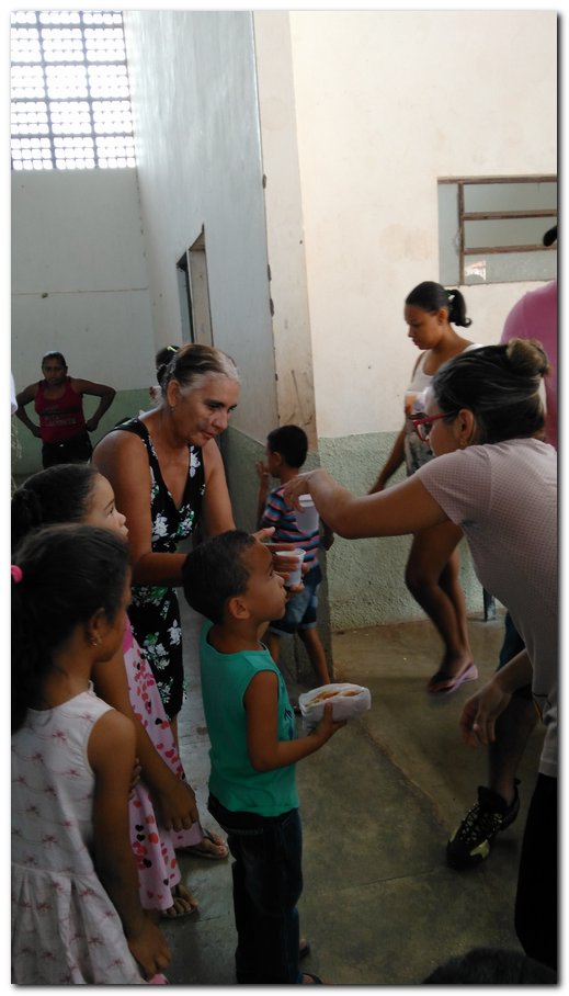 Crianças de Inhuma ganham presentes de um natal para todos  - Imagem 17