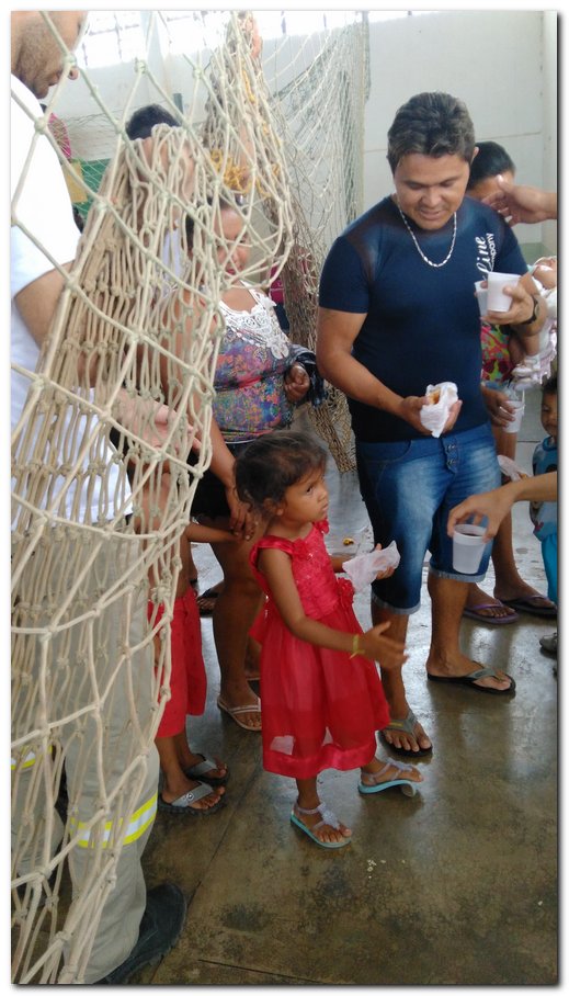 Crianças de Inhuma ganham presentes de um natal para todos  - Imagem 16