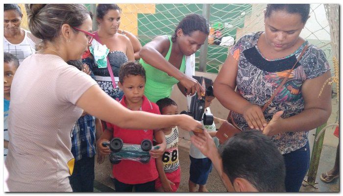 Crianças de Inhuma ganham presentes de um natal para todos  - Imagem 23