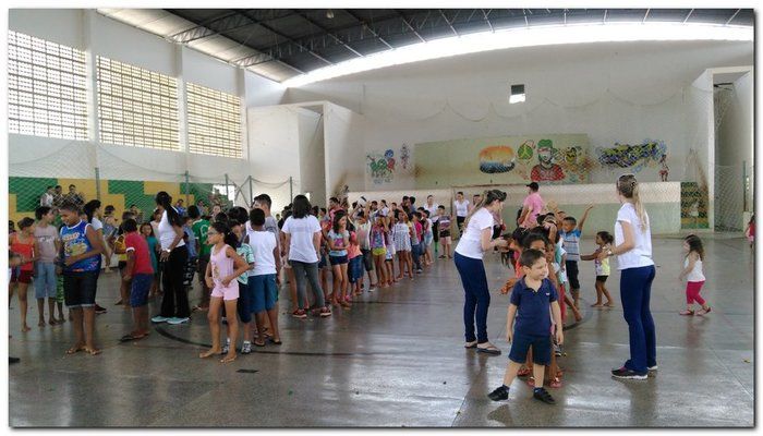 Crianças de Inhuma ganham presentes de um natal para todos  - Imagem 9