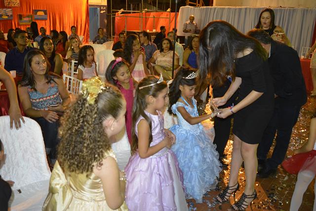 Colégio São Francisco encerra ano letivo com grande festa   - Imagem 28