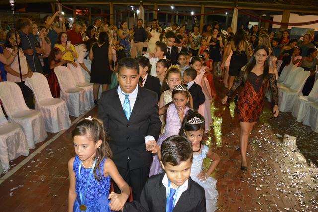 Colégio São Francisco encerra ano letivo com grande festa   - Imagem 34