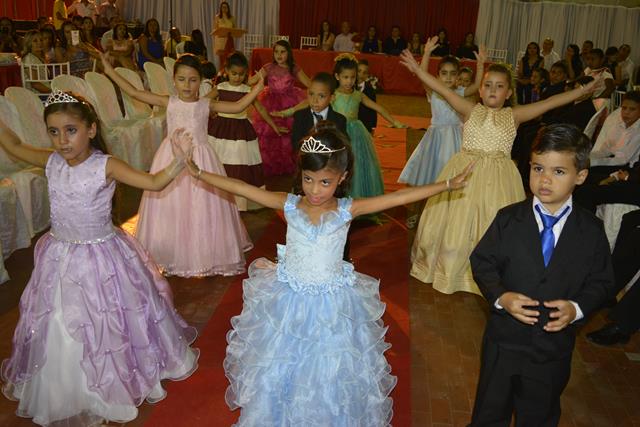 Colégio São Francisco encerra ano letivo com grande festa   - Imagem 20