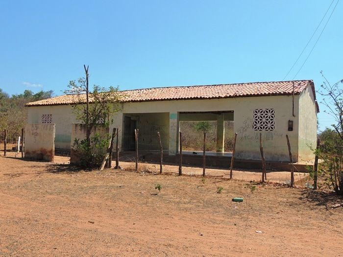 Município faz pouco caso e colégios ameaçam cair  - Imagem 1