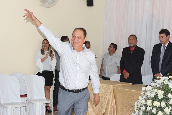 Entrada triunfal ao ser chamado pela cerimonialista (Crédito: Aristeu Carvalho)