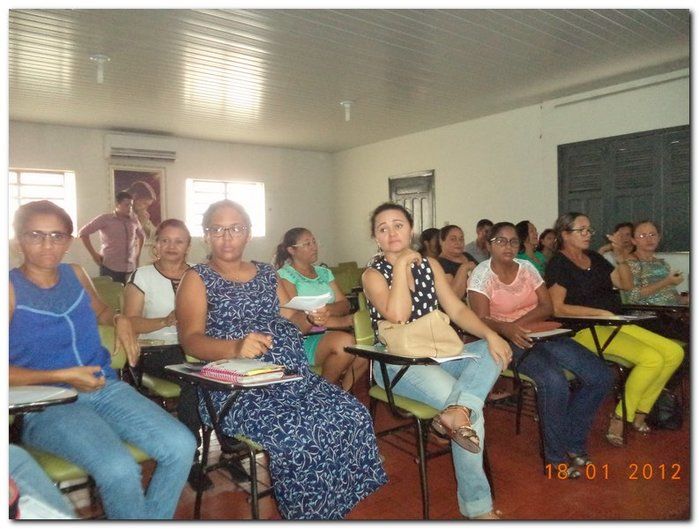 Secretária Municipal de Educação realiza reunião com gestores - Imagem 8