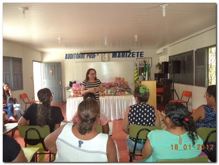 Secretária Municipal de Educação realiza reunião com gestores - Imagem 2