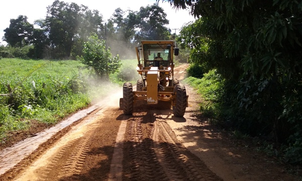 Prefeitura de Lagoinha começa recupera estrada Vicinal - Imagem 7