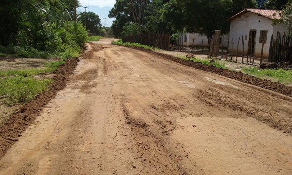 Prefeitura de Lagoinha começa recupera estrada Vicinal - Imagem 8