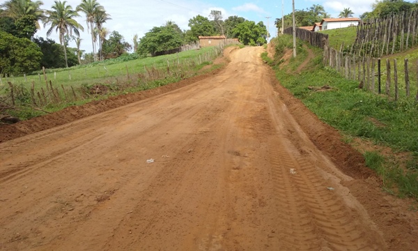Prefeitura de Lagoinha começa recupera estrada Vicinal - Imagem 10