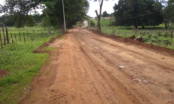 Prefeitura de Lagoinha começa recupera estrada Vicinal - Imagem 9