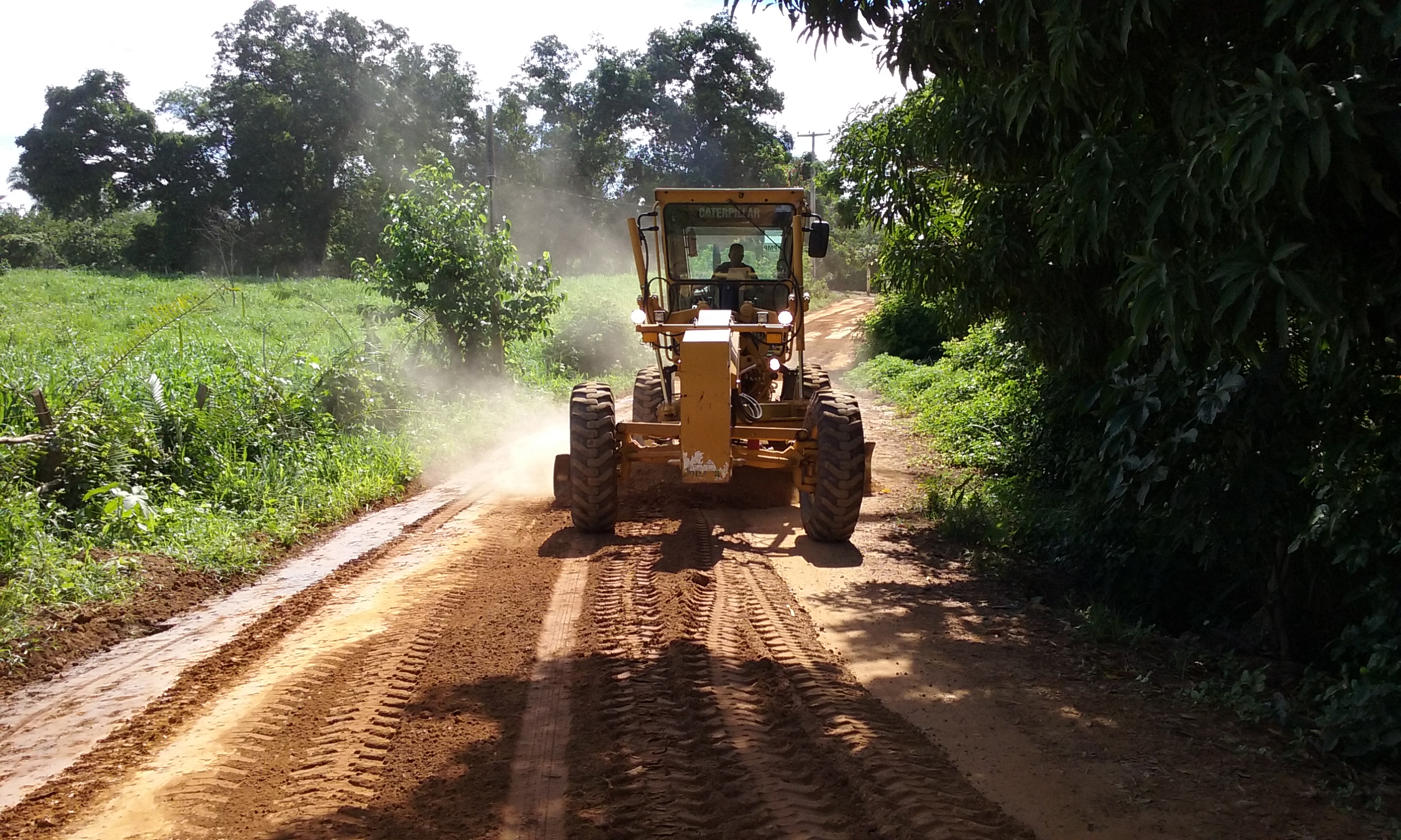 Prefeitura de Lagoinha começa recupera estrada Vicinal 