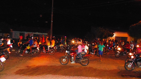 David e forró da ostentação animam ultima noite de carnaval - Imagem 7