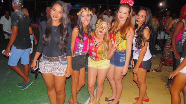 David e forró da ostentação animam ultima noite de carnaval - Imagem 38