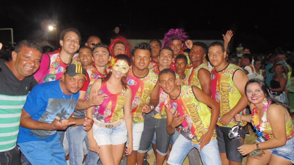 David e forró da ostentação animam ultima noite de carnaval - Imagem 35