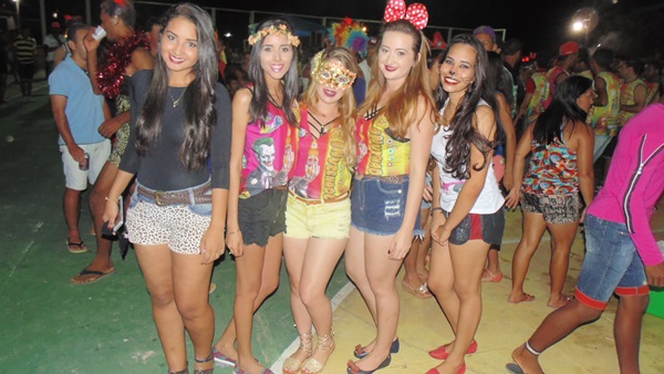 David e forró da ostentação animam ultima noite de carnaval - Imagem 37