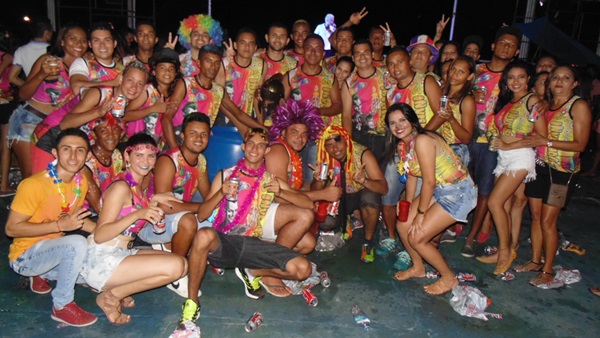 David e forró da ostentação animam ultima noite de carnaval - Imagem 44