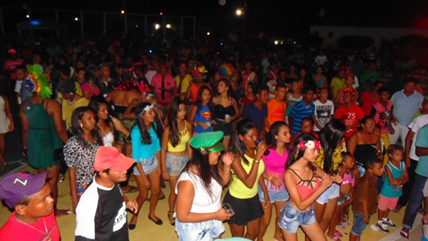 David e forró da ostentação animam ultima noite de carnaval - Imagem 28