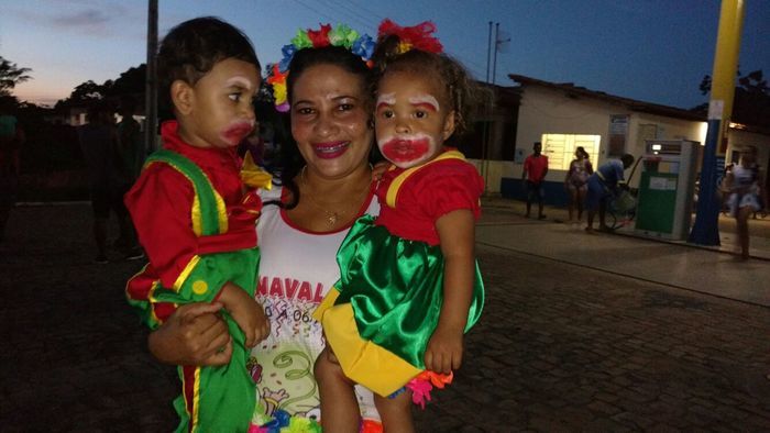 CRAS realiza Baile de Carnaval para idosos, jovens e crianças - Imagem 19
