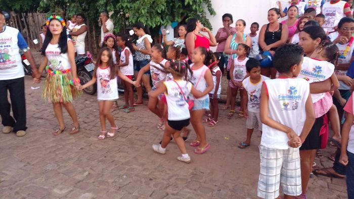 CRAS realiza Baile de Carnaval para idosos, jovens e crianças - Imagem 7