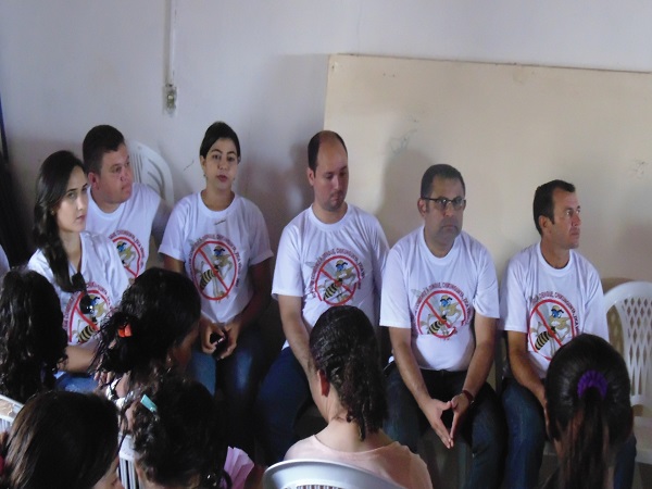 Mais de trezentas pessoas participam de mutirão em combate ao Aedes - Imagem 44