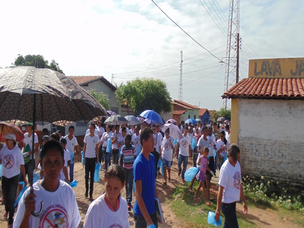 Mais de trezentas pessoas participam de mutirão em combate ao Aedes - Imagem 11