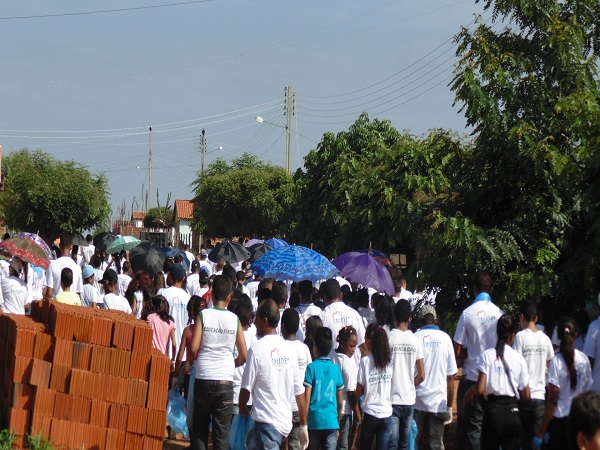 Mais de trezentas pessoas participam de mutirão em combate ao Aedes - Imagem 20